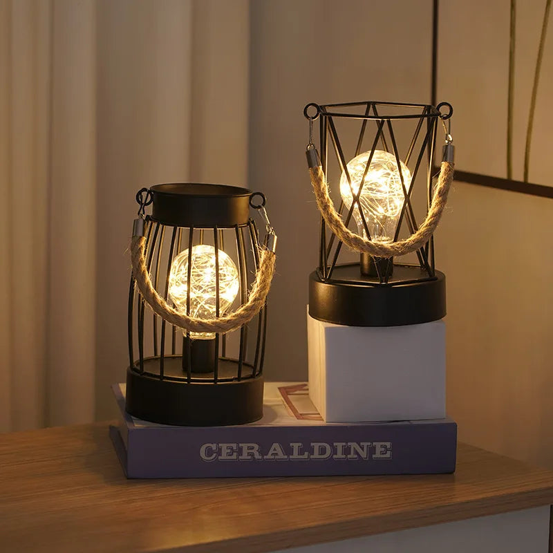 1PC Indoor Iron Wire Cage Design Night Light,Battery-Powered LED Lamp, Decorative Table Lighting for Bedroom, Living Room