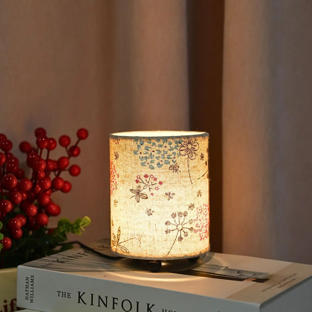 Minimalist fabric desk lamp, USB switch button soft warm lighting desk reading light bedroom living room office light