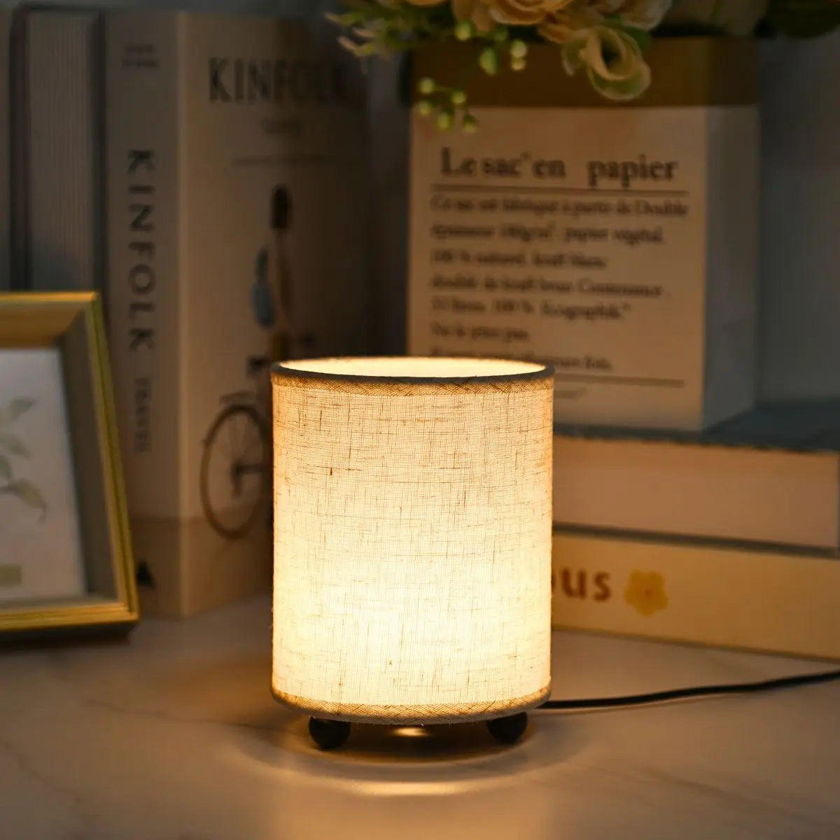 Minimalist fabric desk lamp, USB switch button soft warm lighting desk reading light bedroom living room office light